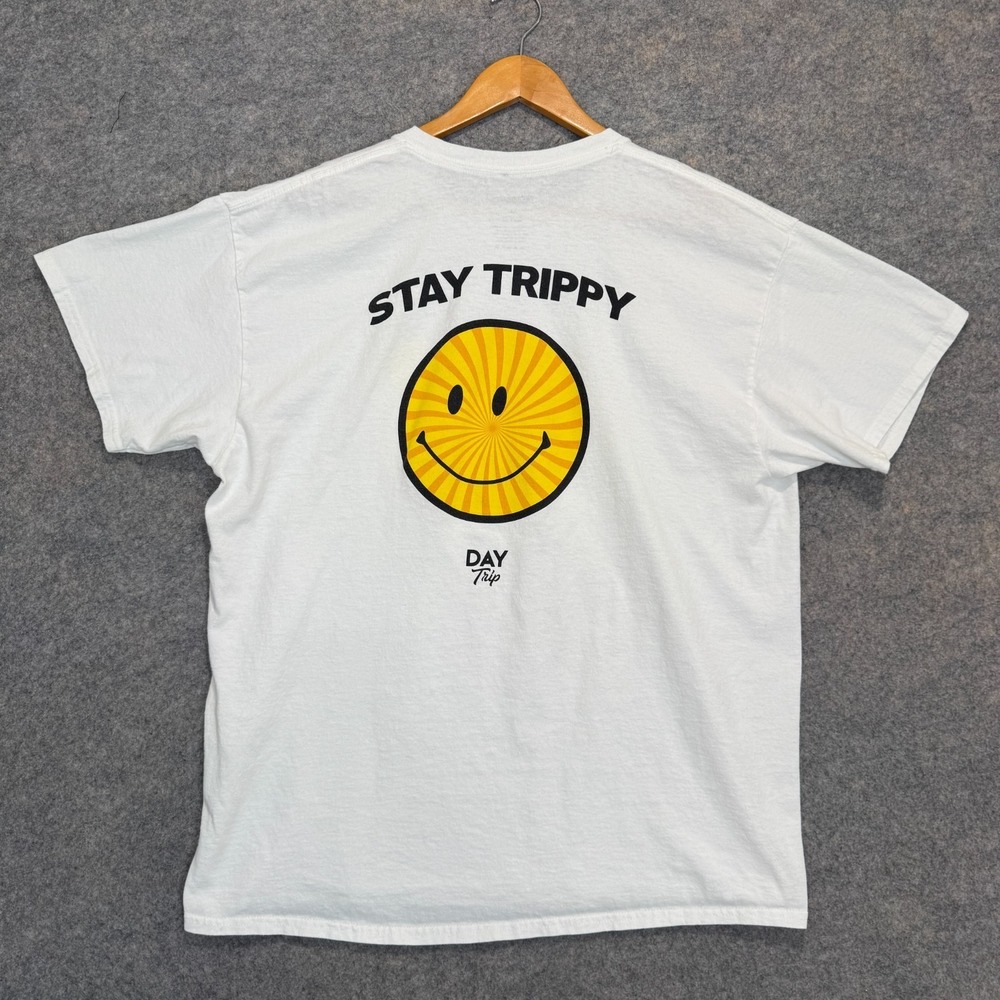 Insomniac Stay Trippy Tee Shirt Mens XL Day Trip Double Sided Graphic Smile Sun